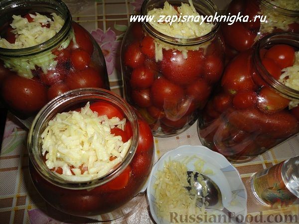 Рецепт вкусных заготовок: помидоры с чесноком на зиму